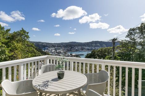 Photo of property in 45 Palliser Road, Roseneath, Wellington, 6011