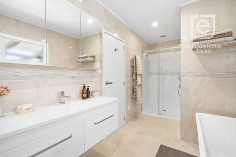 Photo of property in 23a Aberdeen Road, Castor Bay, Auckland, 0620