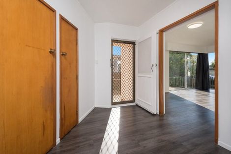Photo of property in 52 Cockayne Crescent, Sunnynook, Auckland, 0620