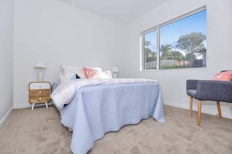 Photo of property in 30 Ngahere Views, Orewa, 0931