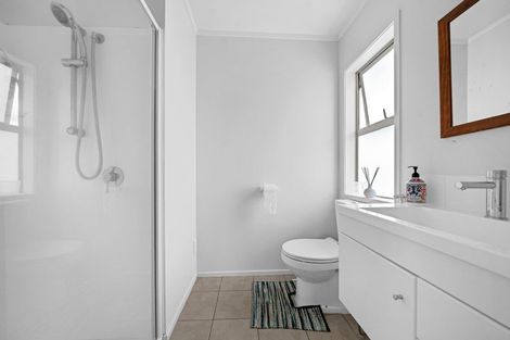 Photo of property in 2 Talmar Place, Massey, Auckland, 0614