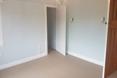 Photo of property in 17 Saint Michaels Crescent, Kelburn, Wellington, 6012