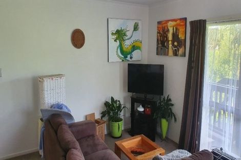 Photo of property in 2/9 Jay Court, Botany Downs, Auckland, 2010