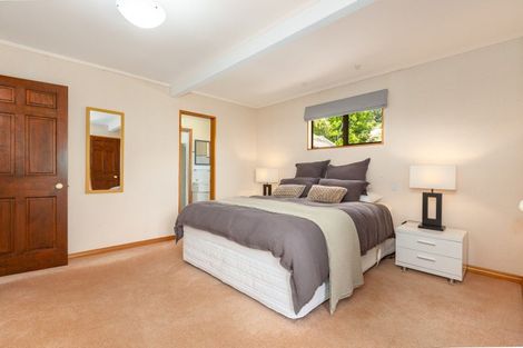 Photo of property in 2/16 Cheviot Road, Lowry Bay, Lower Hutt, 5013