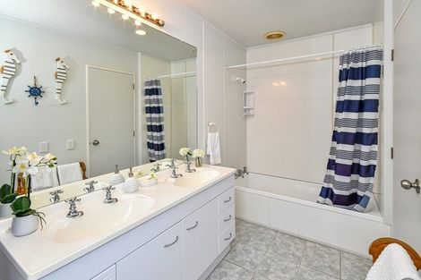 Photo of property in 187 Walter Strevens Drive, Conifer Grove, Takanini, 2112