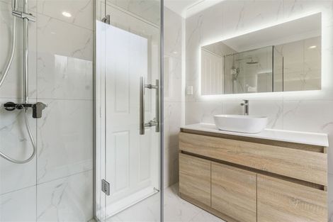 Photo of property in 48 Wiltshire Place, Somerville, Auckland, 2014