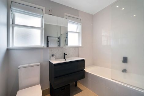 Photo of property in 19 Blacklock Avenue, Henderson, Auckland, 0612