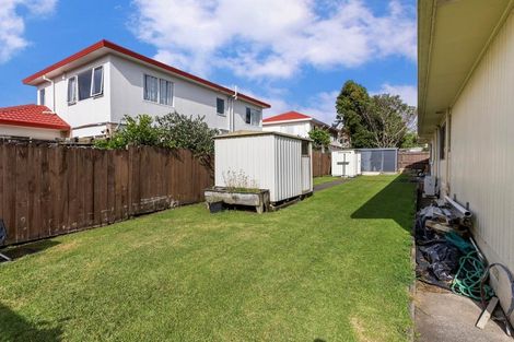 Photo of property in 16 Hayes Place, Half Moon Bay, Auckland, 2012