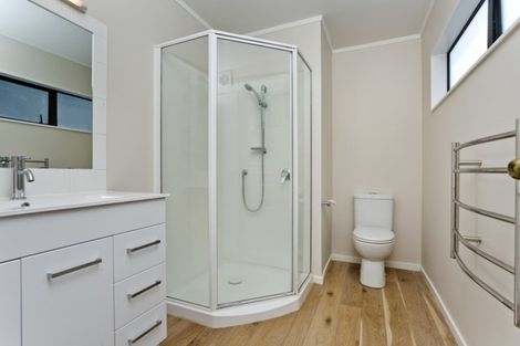 Photo of property in 2/22 Arcadia Crescent, Bayview, Auckland, 0629