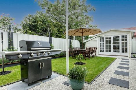 Photo of property in 402 Avenue Road West, Hastings, 4122