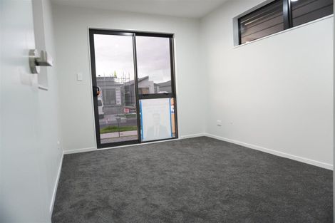 Photo of property in 15 Combat Street, Papakura, 2110