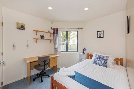 Photo of property in 114 Astley Avenue, New Lynn, Auckland, 0600