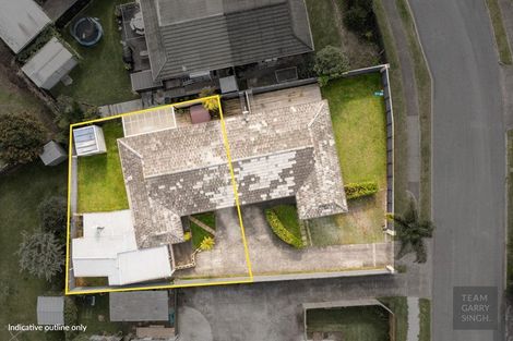 Photo of property in 2/41 Challen Close, Conifer Grove, Takanini, 2112