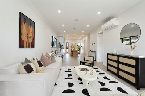 Photo of property in 69b Chivalry Road, Glenfield, Auckland, 0629