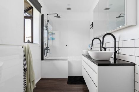 Photo of property in 7 Fuchsia Avenue, Pukete, Hamilton, 3200