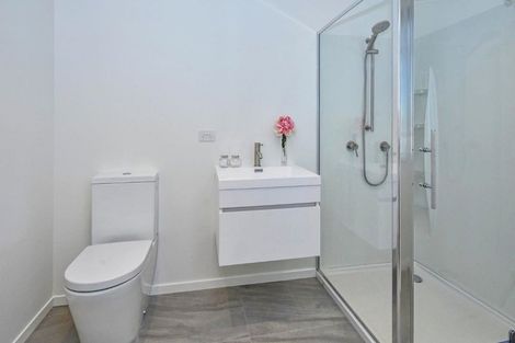 Photo of property in 24 Tapuwae Way, Mangere Bridge, Auckland, 2022