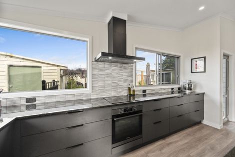 Photo of property in 112 Clarence Cox Crescent, Pirimai, Napier, 4112