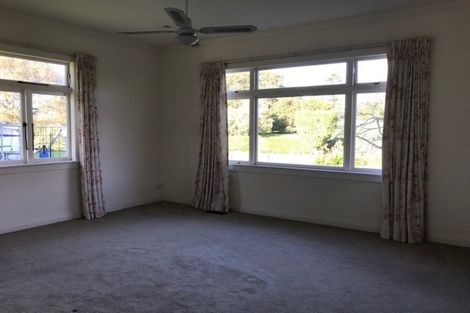 Photo of property in 5 Maungakiekie Avenue, Greenlane, Auckland, 1051