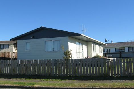 Photo of property in 1 Dodds Crescent, Otaki Beach, Otaki, 5512