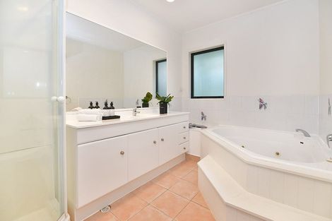 Photo of property in 22 Wentwood Place, Torbay, Auckland, 0630