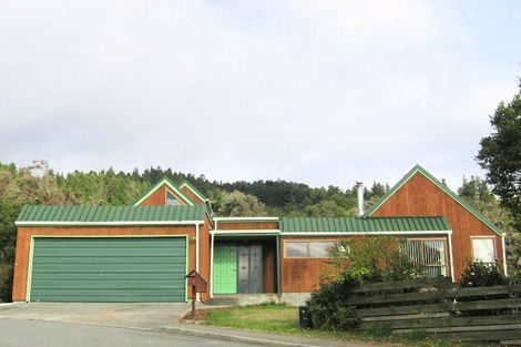 Photo of property in 10 Roman Close, Silverstream, Upper Hutt, 5019