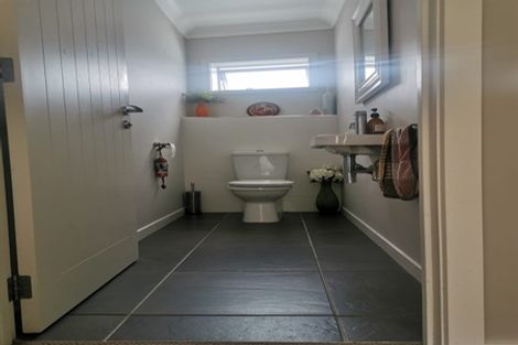 Photo of property in 67 San Valentino Drive, Henderson, Auckland, 0612