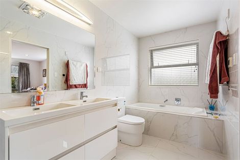 Photo of property in 21 Tawa Place, Orewa, 0931