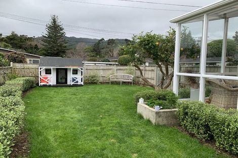 Photo of property in 12 Sunny Glen, Waikanae, 5036