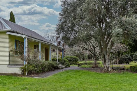 Photo of property in 76 Riverland Road, Kumeu, 0892