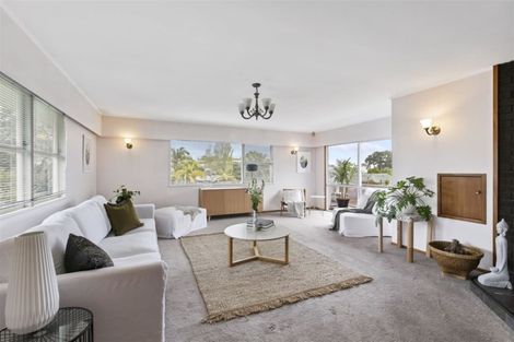 Photo of property in 14 Jonathan Place, Sunnynook, Auckland, 0620