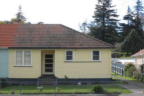 Photo of property in 28 Waverley Street, Waipawa, 4210