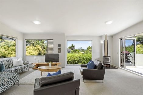 Photo of property in 2/25 Auld Street, Torbay, Auckland, 0630