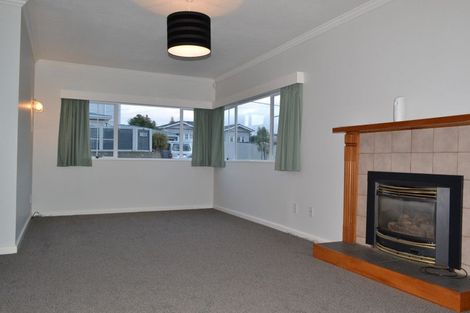 Photo of property in 111 Seaview Road, Paraparaumu Beach, Paraparaumu, 5032