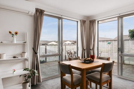 Photo of property in Waterview Estate, 33/4 Greystone Place, Omokoroa, 3114