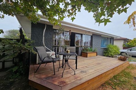 Photo of property in 2/71 Royal Park Drive, Parklands, Christchurch, 8083