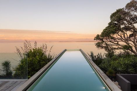 Photo of property in 4 Sharon Road, Waiake, Auckland, 0630