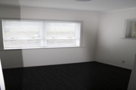 Photo of property in 17 Windy Ridge Road, Glenfield, Auckland, 0629