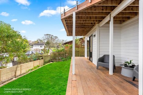 Photo of property in 2/21 Tobruk Crescent, Milford, Auckland, 0620