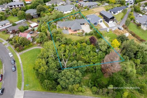 Photo of property in 24 La Lena Grove, Fitzherbert, Palmerston North, 4410