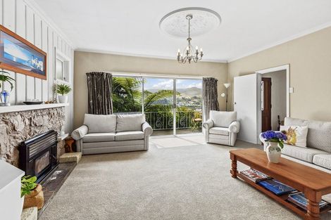 Photo of property in 30 Chester Road, Tawa, Wellington, 5028