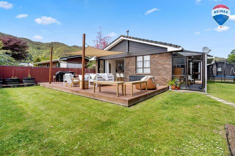 Photo of property in 17 Norton Park Avenue, Fairfield, Lower Hutt, 5011