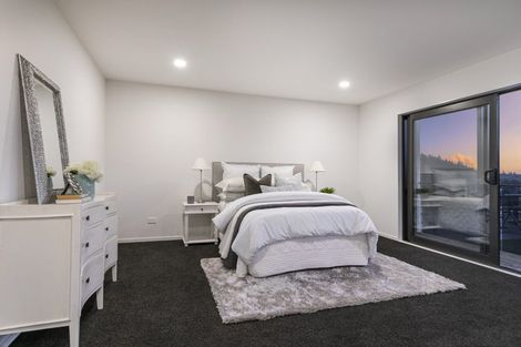 Photo of property in 2 Paparahi Place, Wainui, Silverdale, 0992