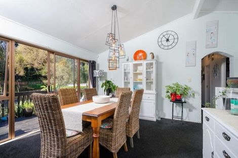 Photo of property in 42 Opanuku Road, Henderson Valley, Auckland, 0612