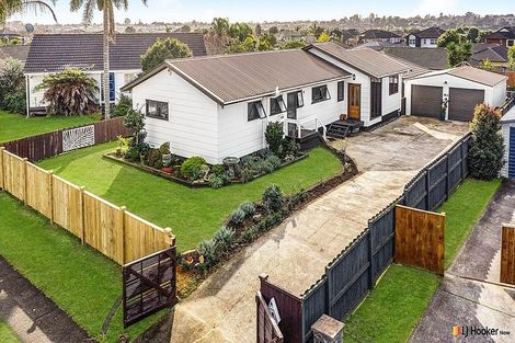 Photo of property in 5 Hadley Wood Drive, Wattle Downs, Auckland, 2103