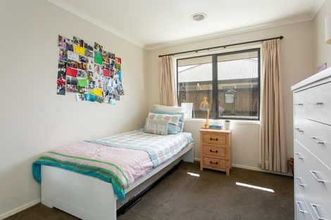 Photo of property in 15 Twin Willow Close, Cambridge, 3434