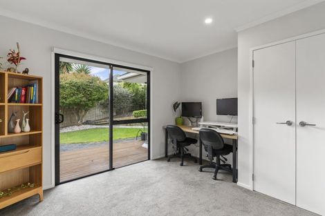 Photo of property in 32 Currell Way, Somerville, Auckland, 2014