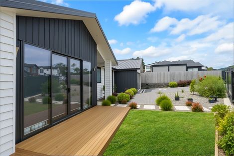Photo of property in 7 Kiokio Place, Swanson, Auckland, 0614
