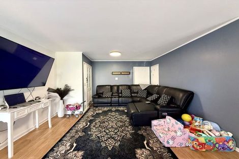 Photo of property in 38 Larissa Avenue, Henderson, Auckland, 0610