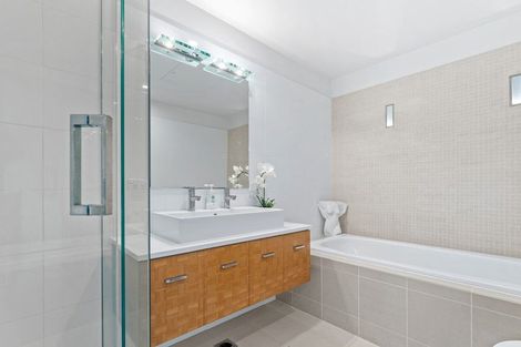 Photo of property in 19 Little Compton Mews, Snells Beach, 0920