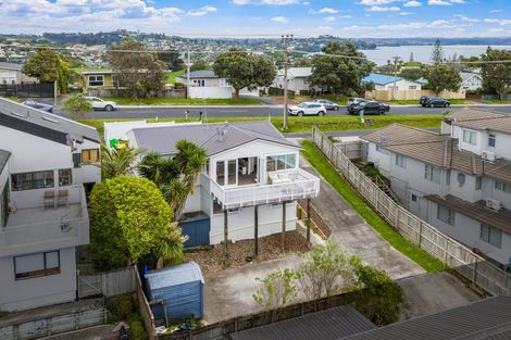 Photo of property in 75 Stanmore Bay Road, Stanmore Bay, Whangaparaoa, 0932